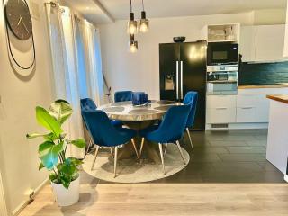 Spacious Scandinavian Apartment with free Parking - 2