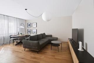 Oak Twelve - 5