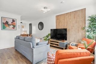 Stylish Cambridge home with parking & garden - 8