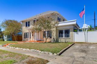Corpus Christi Home w/ Pool & Hot Tub: Walk to Bay - 7