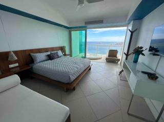Beachfront Bay View Marina with Jacuzzi - 1