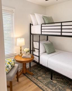 The Hilltop Hideaway I Sleeps 6 - 6