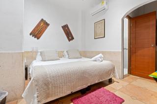 Luxury 5 Bedroom Old Town House - 3