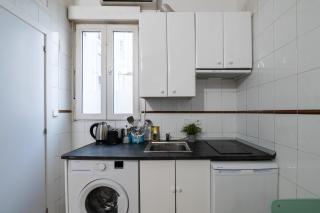 Loft Céntrico junto al Metro a 12 min de Plaza España con AC, WiFi y Lavadora - 1