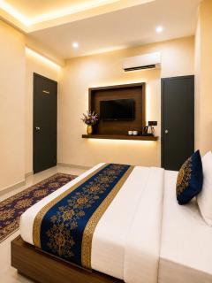 Hotel Elite International - Best Rated Area Mathura #Parking #Fully Ac - 4