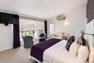 Luxury 5-Suite Mansion with Heated Pool - 4