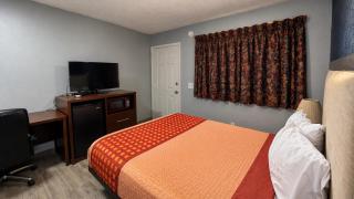 Ada Inn & Suites - 8