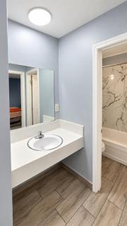 Ada Inn & Suites - 3