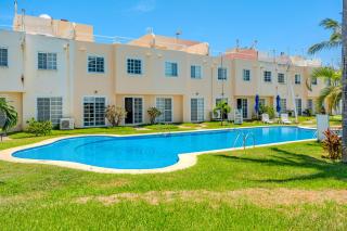 Family House with Private Jacuzzi & Pool, 3 Bedrooms - 3