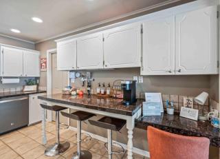 Your Modern & Cozy Haven in the Heart of Tulsa - 9