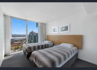 H Luxury Apartment at Surfers Paradise High floor - 5