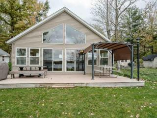 Sunset Beach House - Lakefront Tranquility Spacious Retreat Sleeps 14 - 4