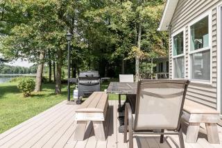Sunset Beach House - Lakefront Tranquility Spacious Retreat Sleeps 14 - 3