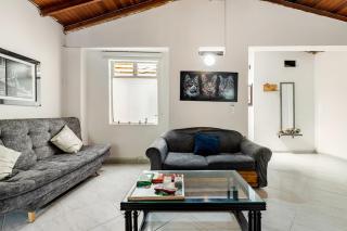 Casa comoda en Laureles cerca del Estadio y la 70 "Máx 8 huéspedes - 7
