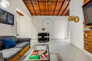 Casa comoda en Laureles cerca del Estadio y la 70 "Máx 8 huéspedes - 8