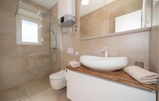 Lovely Apartment In Sukosan - 4