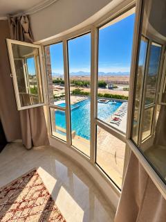 Alhambra Falls Studio, Airport Road, View, Swimming Pool - 6