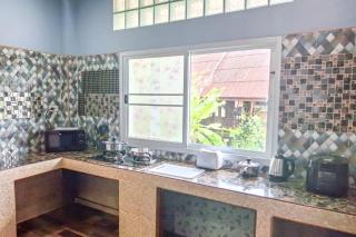 Upstairs Apartment- Kitchen, Gym Pool Access - 7