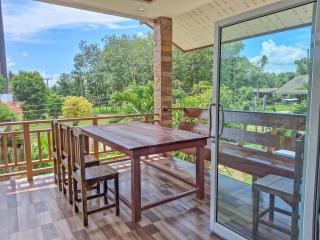 Upstairs Apartment- Kitchen, Gym Pool Access - 8