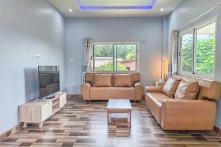 Upstairs Apartment- Kitchen, Gym Pool Access - 9