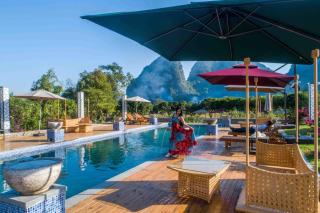 Xindu Homestay Yangshuo · Ten-Mile Gallery · Yulong River · 2 Mins Walk to Shuiedi Bamboo Raft Pier · Large Outdoor Swimming Pool · Rooms with Karst Mountain View · Discounted Attraction Tickets & E-bike Rental - 6