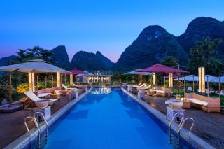 Xindu Homestay Yangshuo · Ten-Mile Gallery · Yulong River · 2 Mins Walk to Shuiedi Bamboo Raft Pier · Large Outdoor Swimming Pool · Rooms with Karst Mountain View · Discounted Attraction Tickets & E-bike Rental - 0