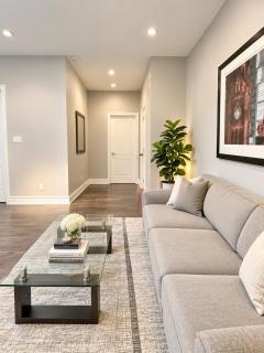 Beautiful and Cozy Apartment Steps from Lansdowne Station with Netflix - 7