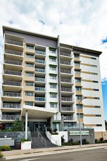 Kensington Place Retreat | High Floor • Pool • BBQ - 1