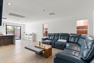 Modern-cozy -12 miles from the Strip - 2