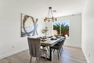 Modern-cozy -12 miles from the Strip - 3