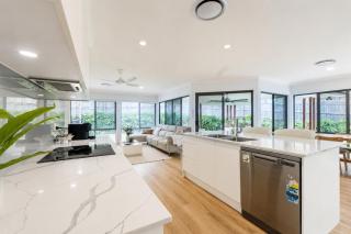 The Shailer Escape - Luxury Home with Private Pool - 2