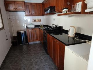 Casa centrica con parrilla y jardin - 7