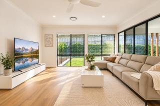 The Shailer Escape - Luxury Home with Private Pool - 9