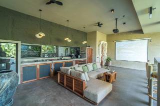 Jungle View - Chic 2BR Villa in Pererenan - 3