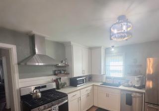 Home Sweet Home 3BR · King · Fenced Yard · TU/Expo - 8