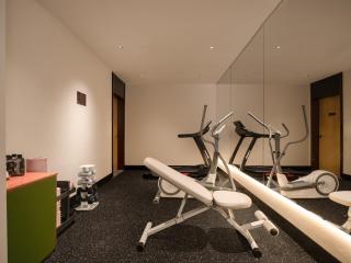 YUEBY Design Hotel Zhujiang New Town Wuyangcun Subway Station - 4
