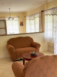 Herelle Heights Escape - 1