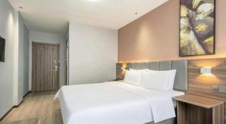 7 Days Inn Yingshang Lanxing Building Materials Market - 2