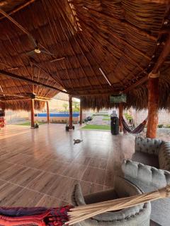 Casa Emmarosa - Luxury Cabin Retreat - 6