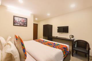 FabHotel SBS Palza - 4