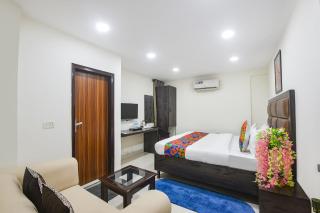 FabHotel SBS Palza - 8