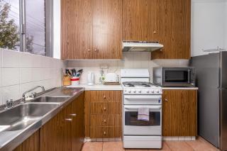 Quiet 2BR Apartment with Garden views in Griffith - 2