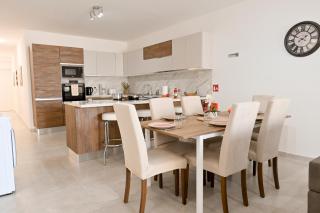 Modern Lovely Sea-View 3 bdr Apart -Happy Rentals - 3