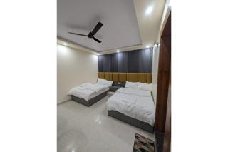 Hotel The Royal Crown - 8