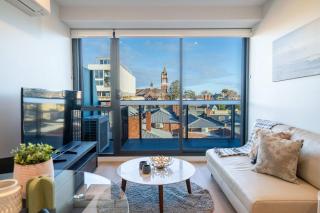 Hawthorn 1BR Apartment - Close to Swinburne & Shops - 2