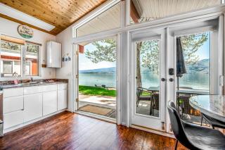 Beautiful Cabin Right next to Lake Okanagan #5 - 8