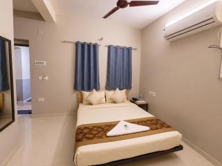 FabHotels Zenvora Suites - 4