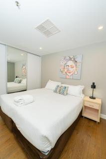 Two Bedroom Sea Facing Apartment at Glenelg - 4