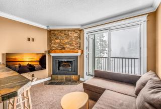 Winter Escape On Perfection - Ski In Out, Pool & Hot Tub - 1