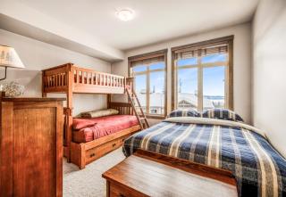 Southpoint 25 Two Bdrm Ski In Out w Hot Tub - 8